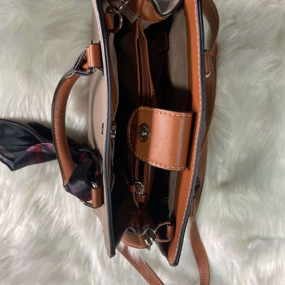 Purse - Picture 4 of 4